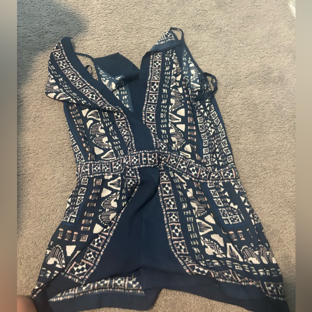BCBGMaxAzria Patterned Romper - Picture 3 of 3